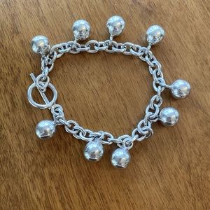 Silver balls bracelet.